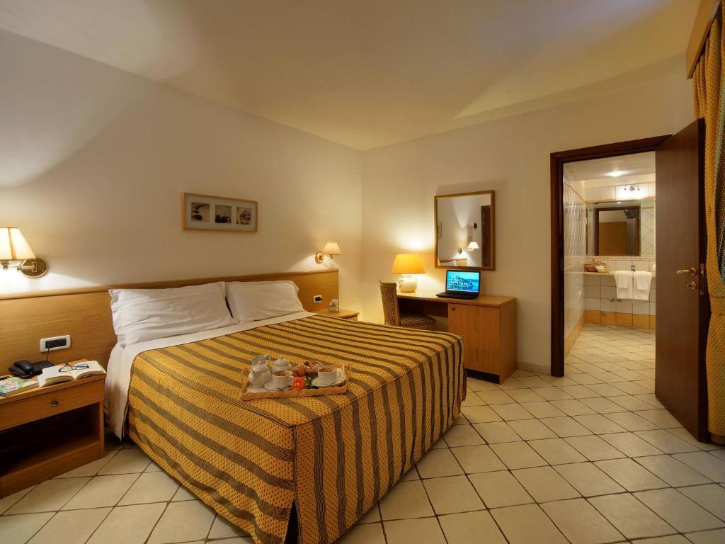 Hotel La Luna Ischia Szoba fotó